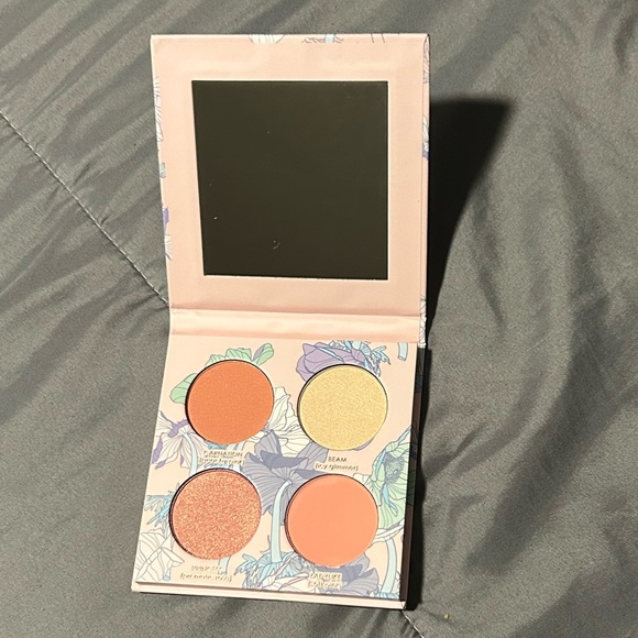 seraphine botanicals blush and highlight palette - Picture 3 of 3